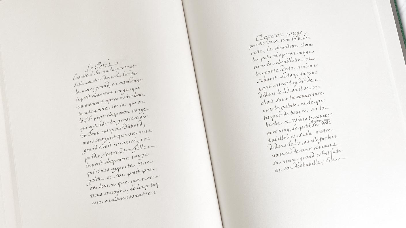 Le livre du manuscrit des Contes Perrault